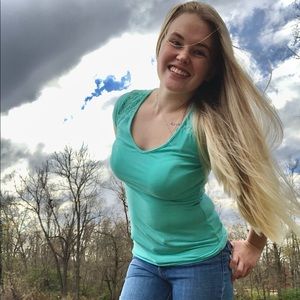 Meet your Posher, Kayla